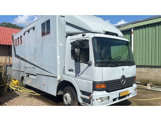 2001 mercedes-benz atego 1223 paardenvrachtwagen – 231 pk – marge - afbeelding 23 van  52