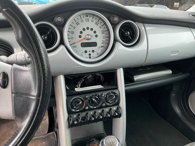 2001 mini mini 1.6 one salt personenauto - afbeelding 24 van  33