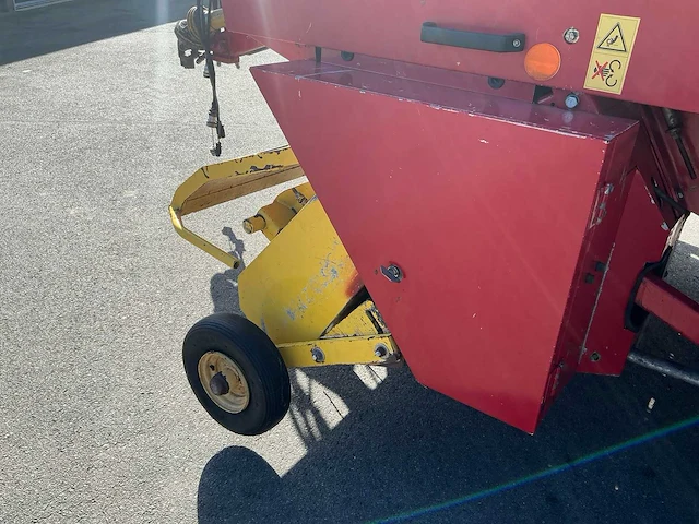 2001 new holland 548 ronden balenpers en wikkelcombinatie - afbeelding 16 van  27