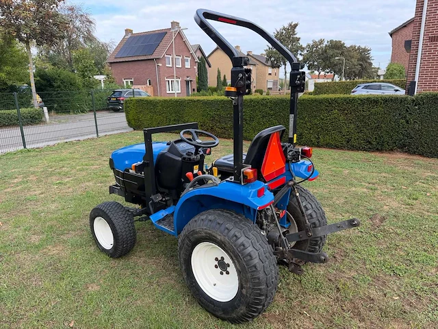 2001 new holland tc21d compacttractor – 21 pk – 2.127 uur – extra bandenset - afbeelding 18 van  18
