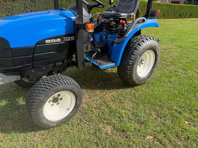2001 new holland tc21d compacttractor – 21 pk – 2.127 uur – extra bandenset - afbeelding 5 van  18