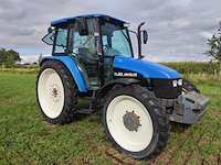2001 new holland tl90 vierwielaangedreven landbouwtractor - afbeelding 2 van  9