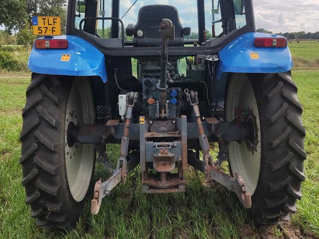 2001 new holland tl90 vierwielaangedreven landbouwtractor - afbeelding 4 van  9