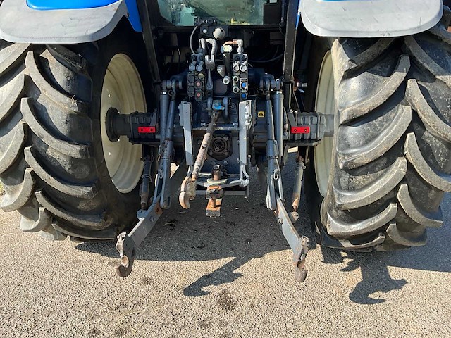 2001 new holland ts100 vierwielaangedreven landbouwtractor - afbeelding 6 van  10