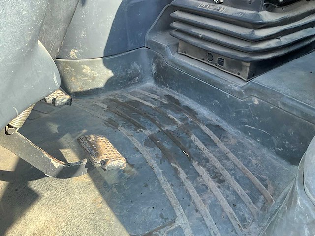 2001 new holland ts100 vierwielaangedreven landbouwtractor - afbeelding 10 van  10