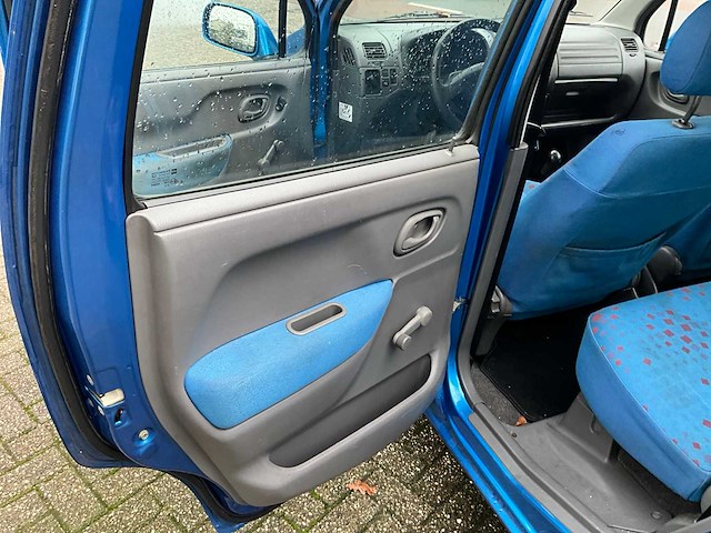 2001 opel agila 1.2 16v comfort personenauto - afbeelding 9 van  24