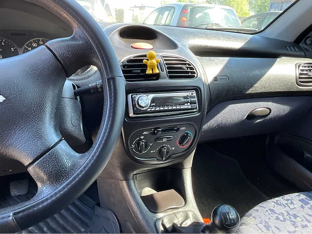 2001 peugeot 206 1.4 xr personenauto - afbeelding 15 van  16