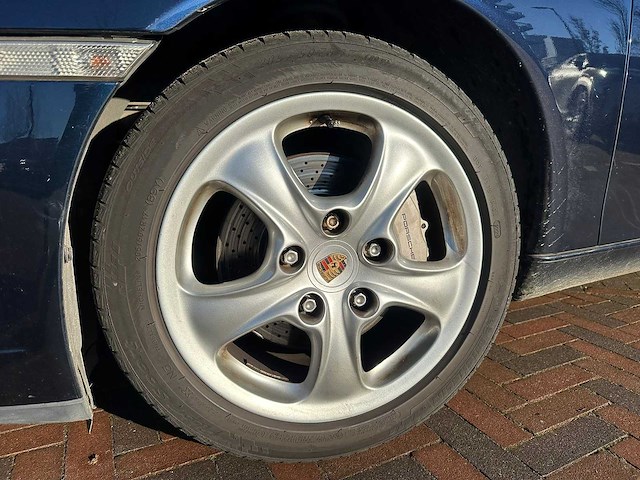 2001 porsche 911 cabriolet 3.4 carrera 4 automaat, 98-lbf-9 - afbeelding 9 van  16