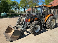 2001 renault r3222ca vierwielaangedreven landbouwtractor - afbeelding 1 van  32