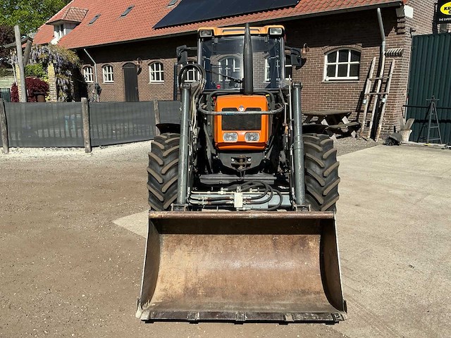 2001 renault r3222ca vierwielaangedreven landbouwtractor - afbeelding 2 van  32