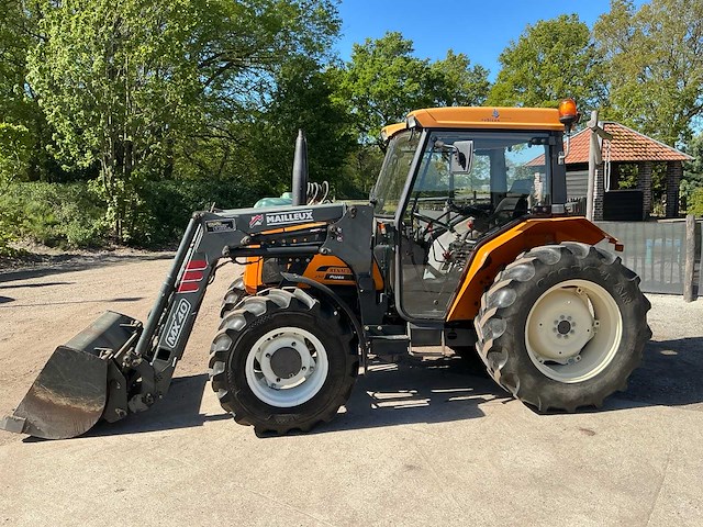 2001 renault r3222ca vierwielaangedreven landbouwtractor - afbeelding 28 van  32