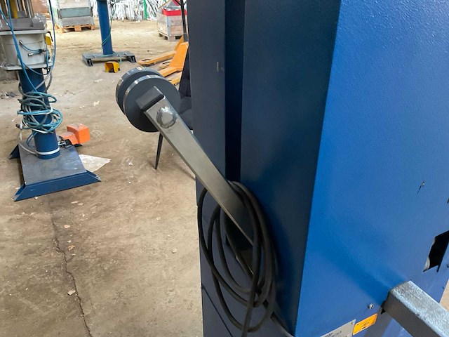 2001 schüco ksm 235 glaslat aluminium clip pers - afbeelding 19 van  32