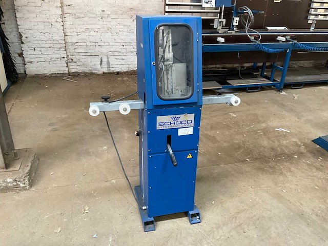 2001 schüco ksm 235 glaslat aluminium clip pers - afbeelding 12 van  32