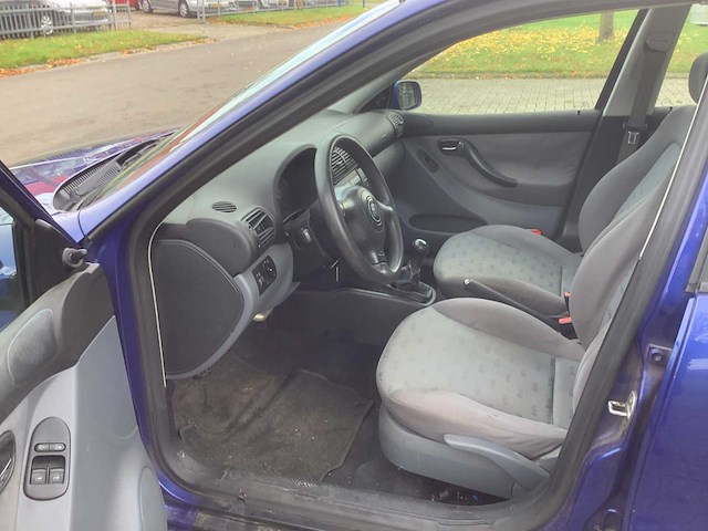 2001 seat leon 1.6-16v stella personenauto - afbeelding 12 van  13