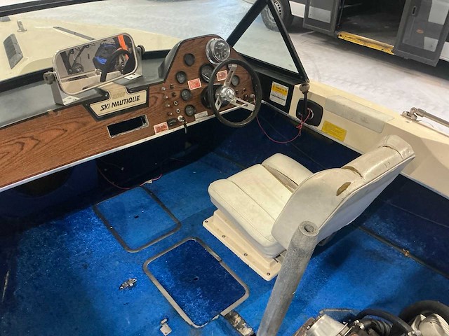 2001 ski nautique speedboot v8 - afbeelding 15 van  15
