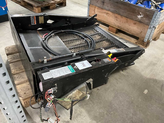 2001 the braun corporation rolstoellift - afbeelding 2 van  6