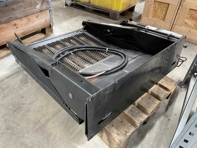 2001 the braun corporation rolstoellift - afbeelding 3 van  6