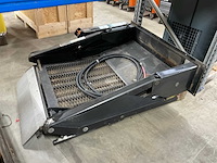 2001 the braun corporation rolstoellift - afbeelding 4 van  6