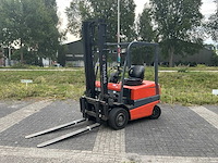 2001 toyota fbmf20 vorkheftruck accu
