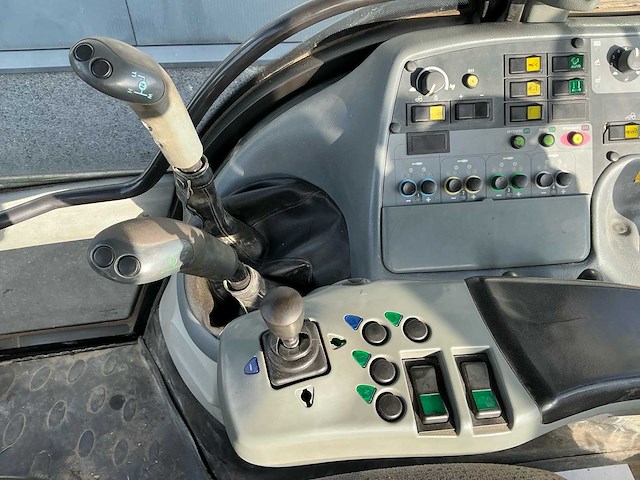 2001 valtra m120 4wd landbouwtractor - afbeelding 19 van  39