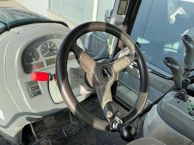 2001 valtra m120 4wd landbouwtractor - afbeelding 23 van  39