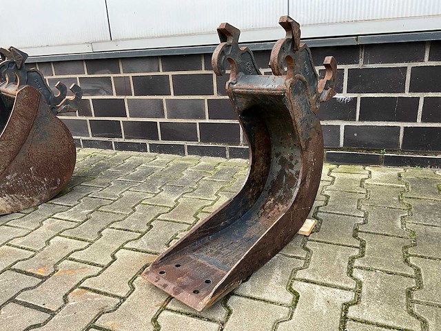 2001 vematech cw05 bananenbak - afbeelding 1 van  4