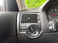 2001 volkswagen golf 2.3 v5 highline personenauto - afbeelding 4 van  14