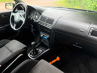2001 volkswagen golf 2.3 v5 highline personenauto - afbeelding 10 van  14