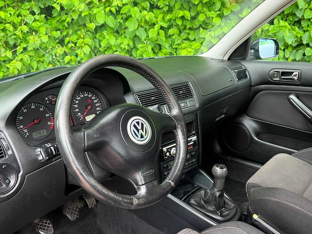2001 volkswagen golf 2.3 v5 highline personenauto - afbeelding 11 van  14
