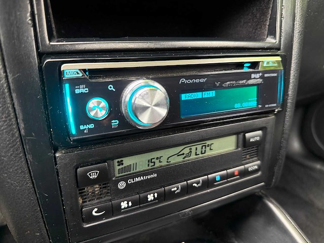 2001 volkswagen golf 2.3 v5 highline personenauto - afbeelding 14 van  14