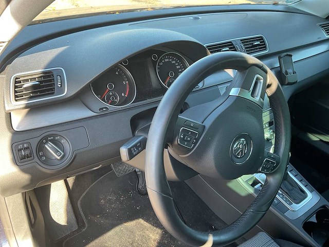 2001 volkswagen passat sedan personenauto - afbeelding 4 van  19