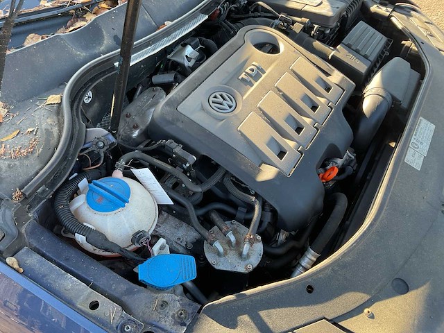 2001 volkswagen passat sedan personenauto - afbeelding 17 van  19