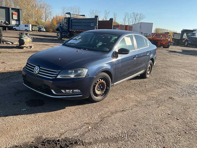 2001 volkswagen passat sedan personenauto - afbeelding 2 van  19