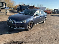 2001 volkswagen passat sedan personenauto - afbeelding 2 van  19