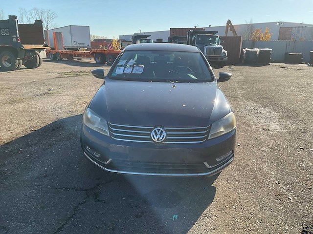 2001 volkswagen passat sedan personenauto - afbeelding 12 van  19