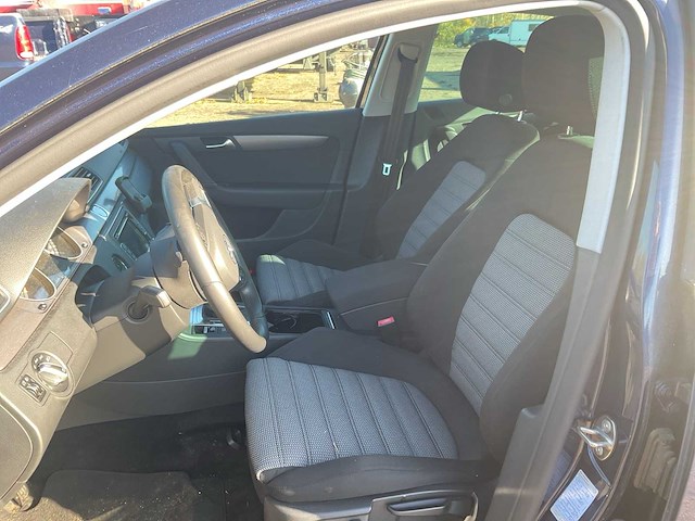 2001 volkswagen passat sedan personenauto - afbeelding 8 van  19