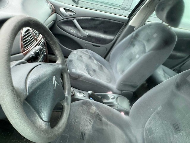 2002 - citroen - c5 break - 2.0-16v l. prestige 63-nf-tz iaw - afbeelding 5 van  5