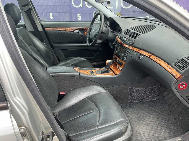 2002 - mercedes-benz - e-klasse - 320 avantgarde - personenauto - afbeelding 10 van  14