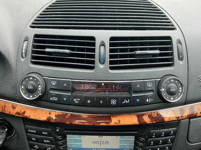 2002 - mercedes-benz - e-klasse - 320 avantgarde - personenauto - afbeelding 2 van  6