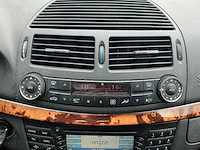 2002 - mercedes-benz - e-klasse - 320 avantgarde - personenauto - afbeelding 2 van  6