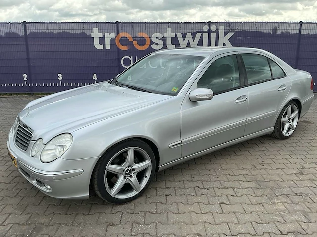 2002 - mercedes-benz - e-klasse - 320 avantgarde - personenauto - afbeelding 1 van  14
