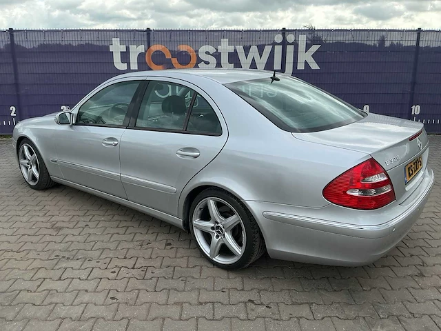 2002 - mercedes-benz - e-klasse - 320 avantgarde - personenauto - afbeelding 8 van  14