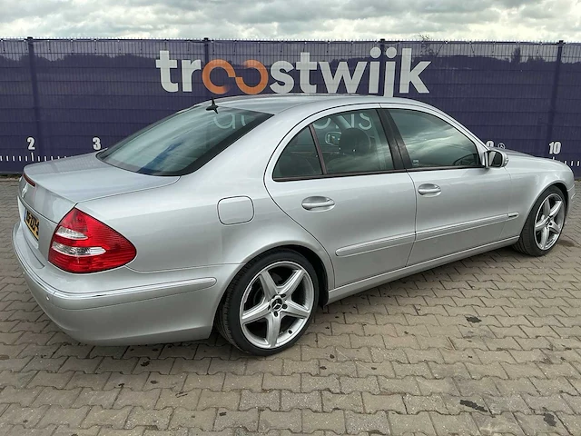 2002 - mercedes-benz - e-klasse - 320 avantgarde - personenauto - afbeelding 9 van  14