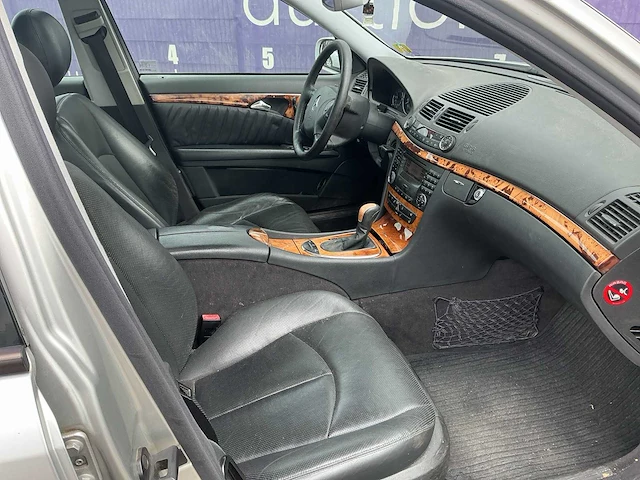 2002 - mercedes-benz - e-klasse - 320 avantgarde - personenauto - afbeelding 10 van  14