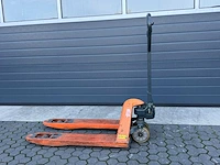 2002 - mic - tm22 - hydraulic hand pallet trucks