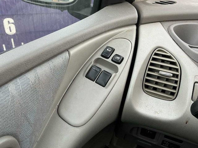 2002 - nissan - almera tino - 1.8 - personenauto - afbeelding 10 van  12