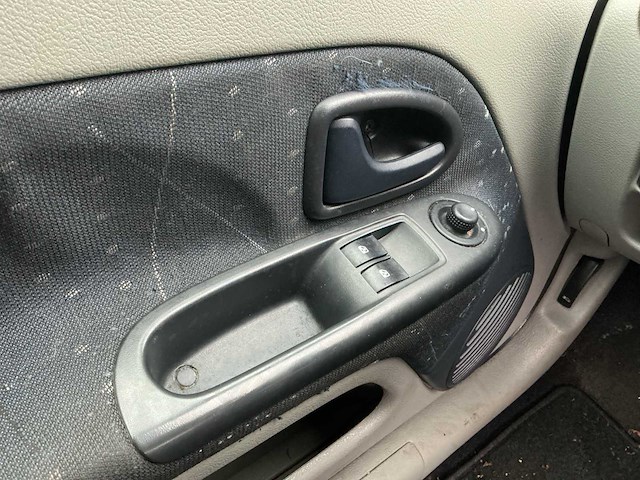 2002 - renault - clio - 1.4-16v expression - personenauto - afbeelding 10 van  12