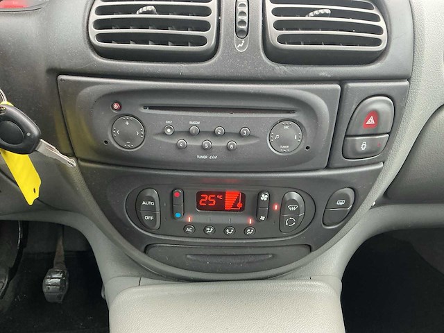 2002 - renault - scénic - 1.6-16v authentique - personenauto - afbeelding 9 van  12