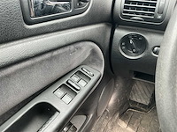 2002 - volkswagen - passat - 2.0-20v comfortline - personenauto - afbeelding 5 van  11