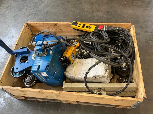 2002 abus gm5 elektrische kettingtakel met loopkat - afbeelding 1 van  6